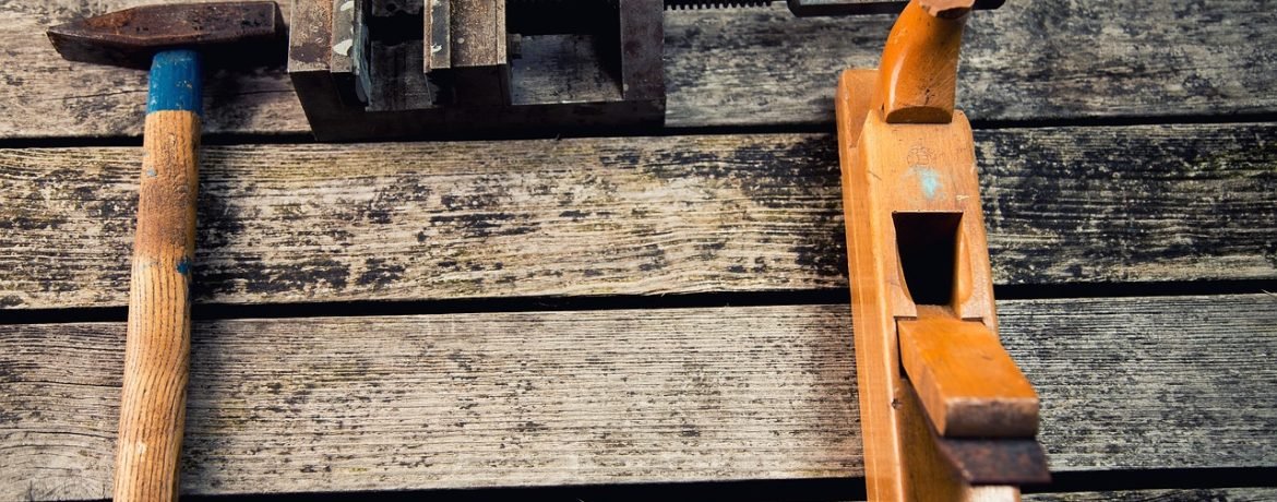 découvrez l'art de la menuiserie : conseils, techniques, outils et inspirations pour réussir vos projets de carpentry, du bricolage à l'aménagement sur mesure.