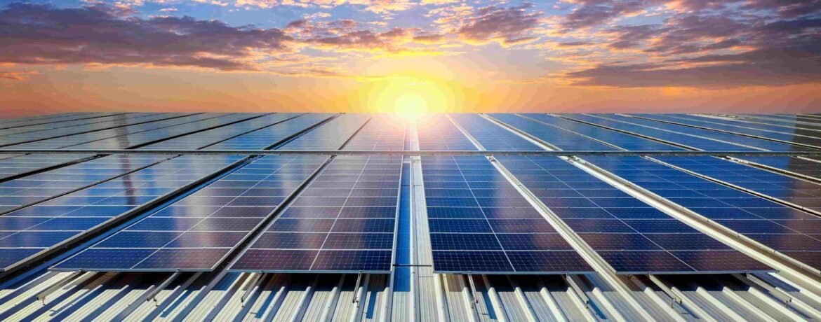 Comprendre l'assurance décennale : protection essentielle pour les installateurs solaires